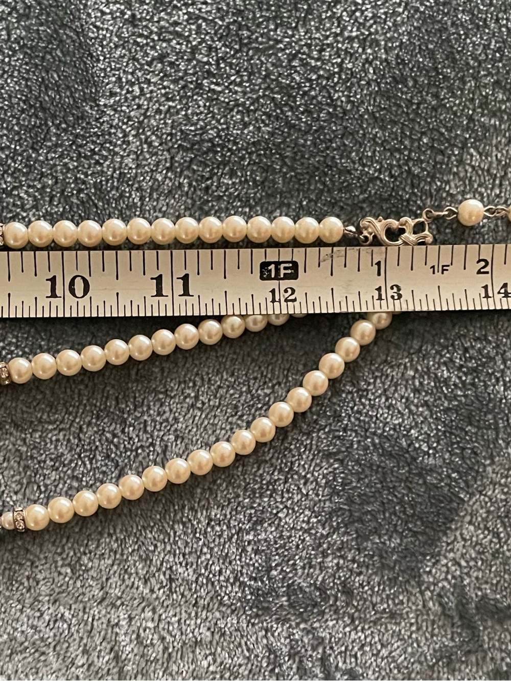 Stunning 3 strand jet glass beads and faux pearl necklace - Picture 4 of 9